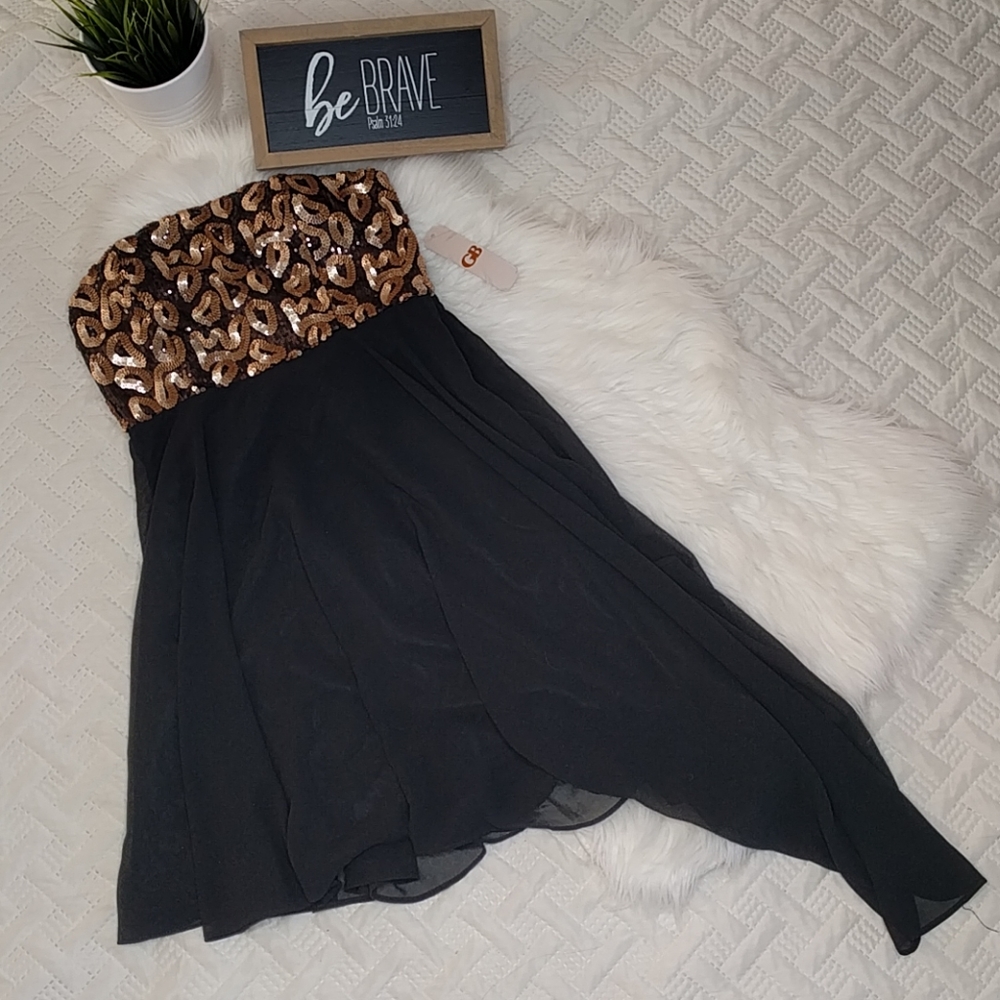 {GB} Strapless Black and Gold Dress